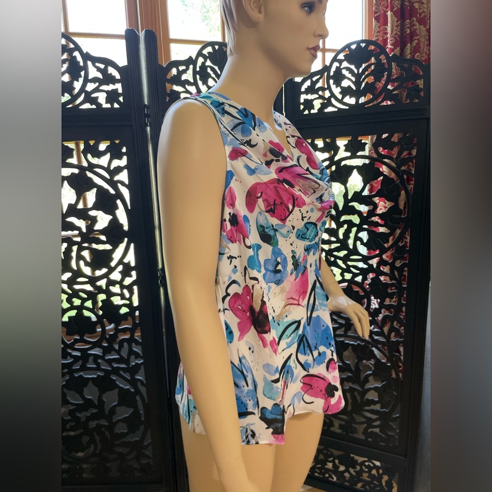 Floral Blouse Tank - Picture 5 of 9